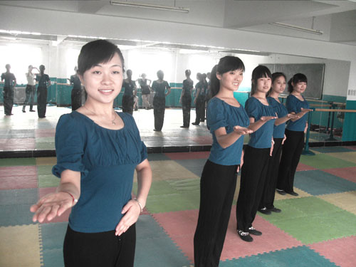 航空外事服务系09空乘班形体课感言