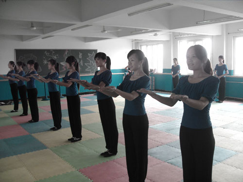 航空外事服务系09空乘班形体课感言