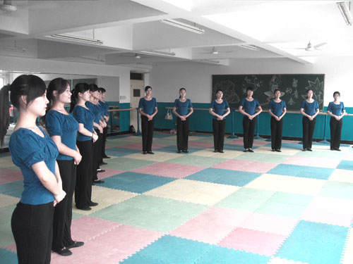 航空外事服务系09空乘班形体课感言